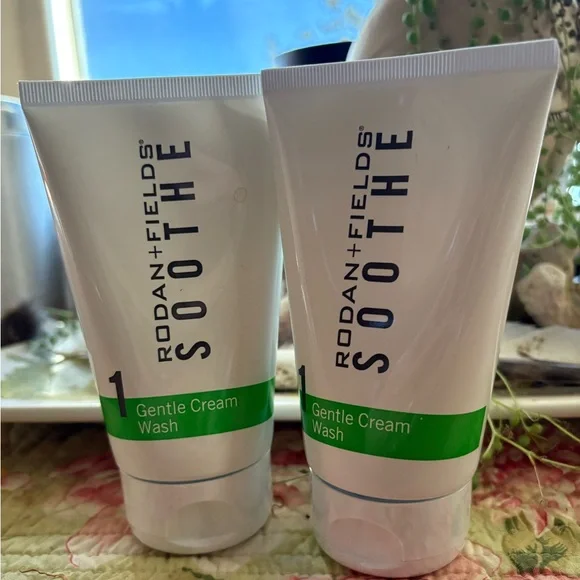 NEW-🔥fire sale🔥Sealed Original Formula Rodan + Fields Soothe Gentle Wash Cream - Picture 1 of 2